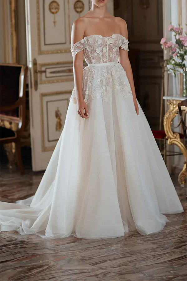 Luolandi A straight line sweetheart sticker countryside style wedding dress paired with palace train Off Shoulder Beautiful